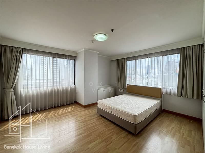 Baan Thai Living Ekkamai, Bangkok, 40 Soi Pridi Banomyong 31, Khlong Tan Nua, Watthana, Bangkok, 4 Bedrooms, 332 sqm, Apartment For Rent, by Bangkok House Living, 500364629 - DDproperty.com