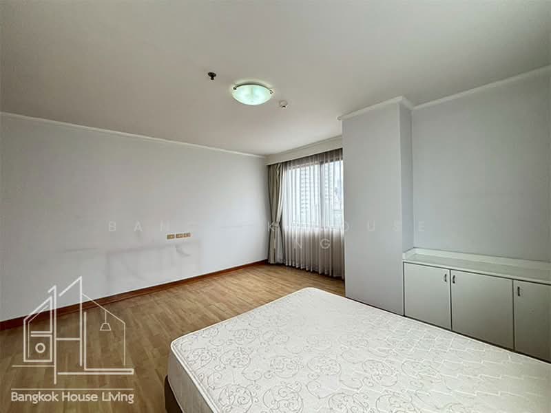 Baan Thai Living Ekkamai, Bangkok, 40 Soi Pridi Banomyong 31, Khlong Tan Nua, Watthana, Bangkok, 4 Bedrooms, 332 sqm, Apartment For Rent, by Bangkok House Living, 500364629 - DDproperty.com