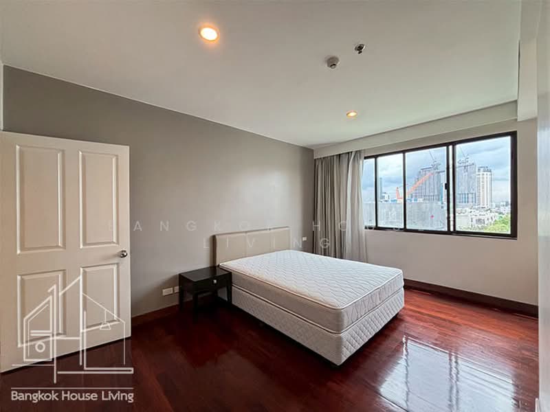 Baan Thai Living Ekkamai, Bangkok, 40 Soi Pridi Banomyong 31, Khlong Tan Nua, Watthana, Bangkok, 3 Bedrooms, 171 sqm, Condo For Rent, by Bangkok House Living, 500364649 - DDproperty.com
