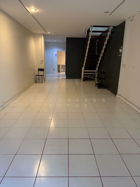 2-BR Townhouse, Bangkok, Khlong Toei, Khlong Toei, Bangkok, 2 Bedrooms, 80 sqm, Townhouse For Rent, by Boonraksa Sopak, 500364675 - DDproperty.com