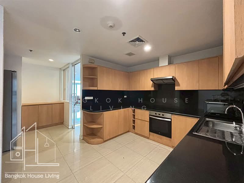 Baan Thai Living Ekkamai, Bangkok, 40 Soi Pridi Banomyong 31, Khlong Tan Nua, Watthana, Bangkok, 4 Bedrooms, 332 sqm, Condo For Rent, by Bangkok House Living, 500364691 - DDproperty.com