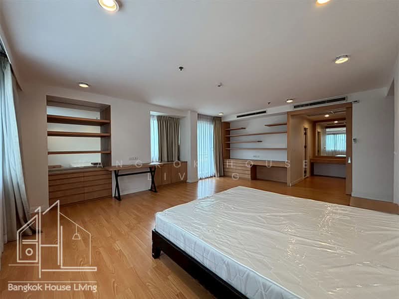 Baan Thai Living Ekkamai, Bangkok, 40 Soi Pridi Banomyong 31, Khlong Tan Nua, Watthana, Bangkok, 4 Bedrooms, 332 sqm, Condo For Rent, by Bangkok House Living, 500364691 - DDproperty.com