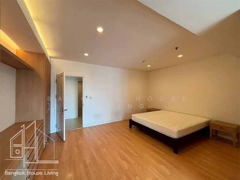 Baan Thai Living Ekkamai, Bangkok, 40 Soi Pridi Banomyong 31, Khlong Tan Nua, Watthana, Bangkok, 4 Bedrooms, 332 sqm, Condo For Rent, by Bangkok House Living, 500364691 - DDproperty.com