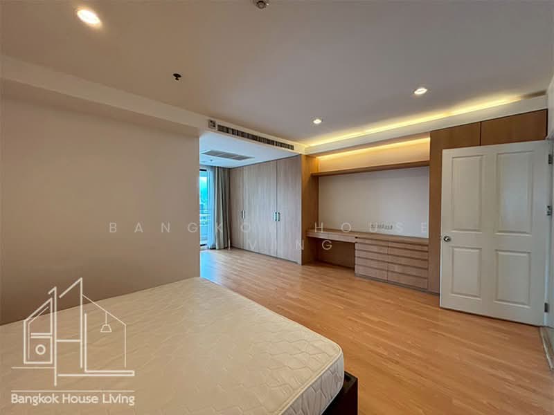 Baan Thai Living Ekkamai, Bangkok, 40 Soi Pridi Banomyong 31, Khlong Tan Nua, Watthana, Bangkok, 4 Bedrooms, 332 sqm, Condo For Rent, by Bangkok House Living, 500364691 - DDproperty.com