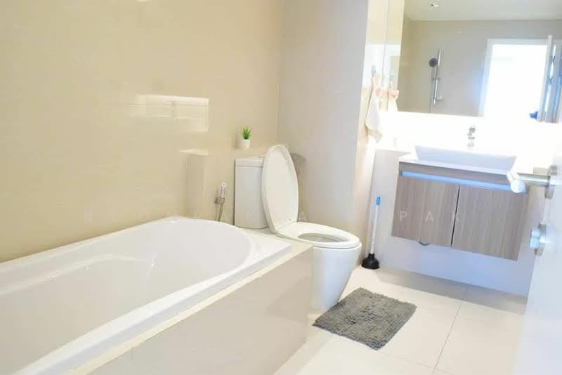 Vtara Sukhumvit 36, Bangkok, 118 Soi Saen Sabai, Phra Kanong, Khlong Toei, Bangkok, 2 Bedrooms, 45 sqm, Condo For Rent, by Boonraksa Sopak, 500364692 - DDproperty.com