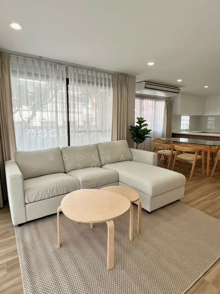 4-BR House, Bangkok, Silom, Bang Rak, Bangkok, 4 Bedrooms, 445 sqm, Single Detached House For Rent, by Boonraksa Sopak, 500364709 - DDproperty.com