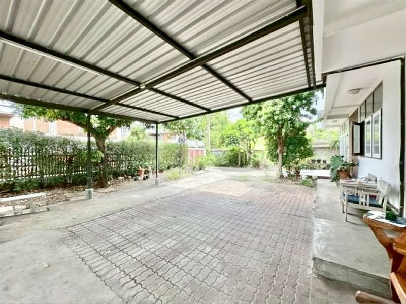 บ้านเดี่ยว 2 ชั้น 135.9 ตร.ว. ซอยติวานนท์3 แยก15 ใกล้รถไฟฟ้าสายสีม่วง, Nonthaburi, ถนนติวานนท์, Talat Kwan, Muang Nonthaburi, Nonthaburi, 6 Bedrooms, 540 sqm, Single Detached House For Sale, by คุณ ภัทรานิษฐ์ วัฒนาจินดาวงศ์ (ไวท์), 500364722 - DDproperty.com
