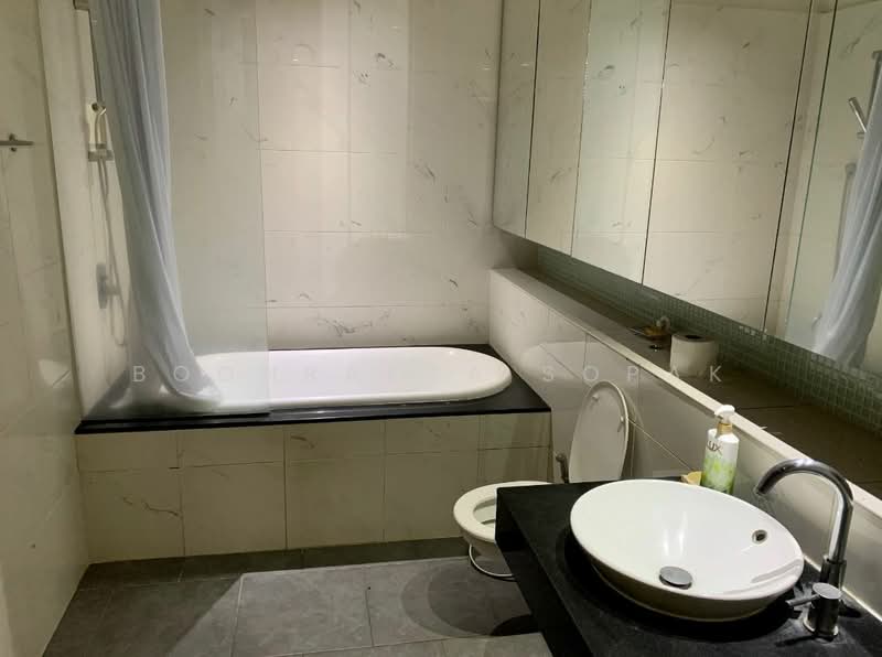 The Lakes, Bangkok, 123 Ratchadaphisek Road, Khlong Toei, Bangkok, 2 Bedrooms, 109 sqm, Condo For Rent, by Boonraksa Sopak, 500364741 - DDproperty.com