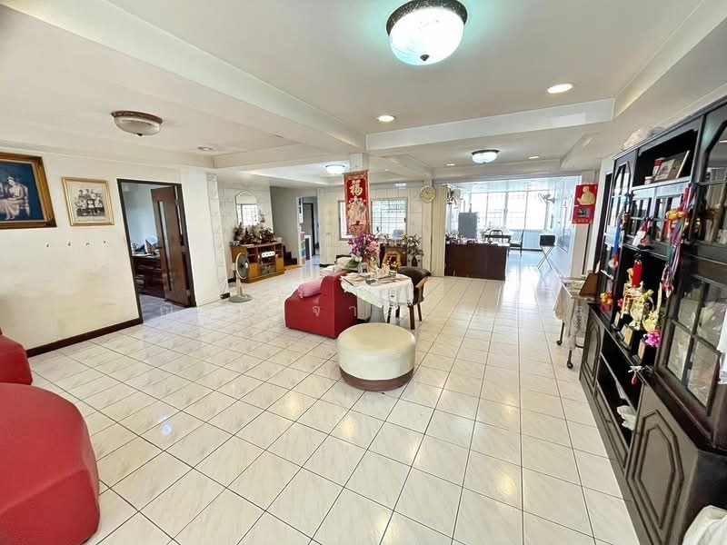 ็Happy Land Village, Bangkok, แฮปปี้แลนด์สาย1, Khlong Chan, Bang Kapi, Bangkok, 5 Bedrooms, 300 sqm, Townhouse For Rent, by ชณิชา จารุกิจขจร, 500364786 - DDproperty.com