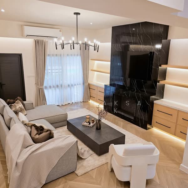 Regent 71 Place, Bangkok, Phra Kanong Nua, Watthana, Bangkok, 5 Bedrooms, 350 sqm, Townhouse For Rent, by Boonraksa Sopak, 500364794 - DDproperty.com