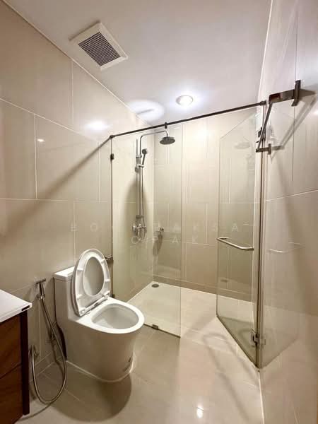 The Empire Place, Bangkok, 88 Narathiwatratchanakharin Road, Thung Maha Mek, Sathon, Bangkok, 2 Bedrooms, 97 sqm, Condo For Rent, by Boonraksa Sopak, 500364823 - DDproperty.com