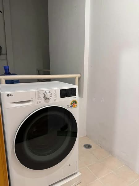 The Empire Place, Bangkok, 88 Narathiwatratchanakharin Road, Thung Maha Mek, Sathon, Bangkok, 2 Bedrooms, 97 sqm, Condo For Rent, by Boonraksa Sopak, 500364823 - DDproperty.com