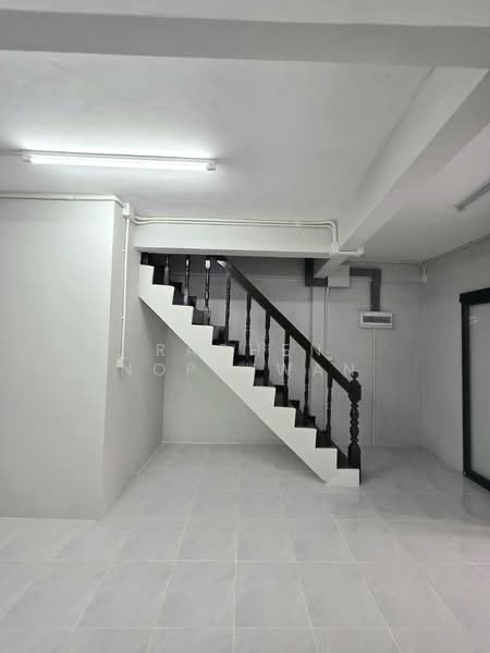 Two-story house for rent in a prime location opposite the Traditional Thai Medicine Hospital,, Songkhla, Kho Hong, Hat Yai, Songkhla, 2 Bedrooms, 80 sqm, Townhouse For Rent, by Rachen Nopsuwan, 500364852 - DDproperty.com