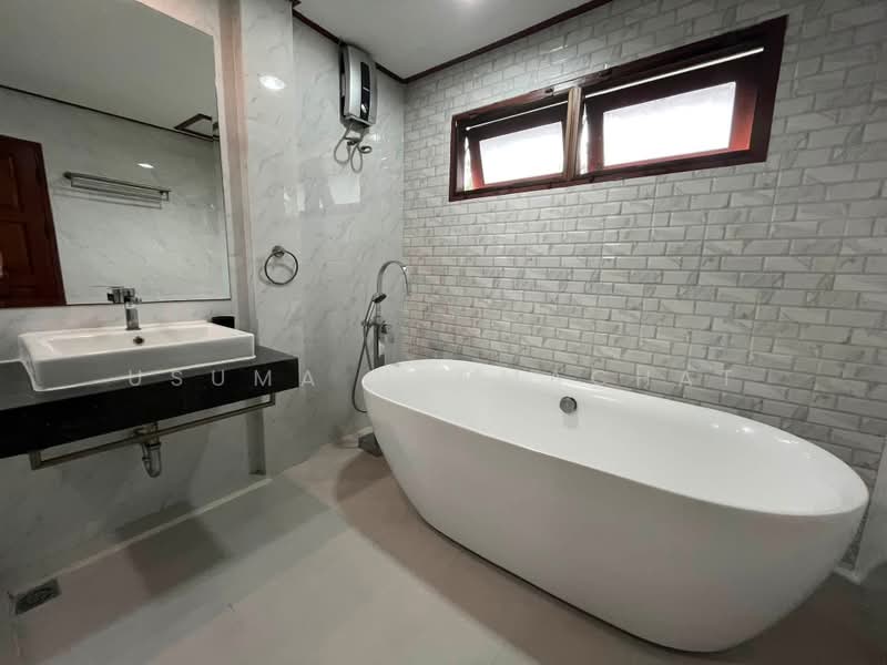 Panya Pattanakarn Village, Bangkok, Soi Phatthanakarn 30, Suan Luang, Bangkok, 5 Bedrooms, 400 sqm, Single Detached House For Sale, by Usuma Usumachat, 500365090 - DDproperty.com