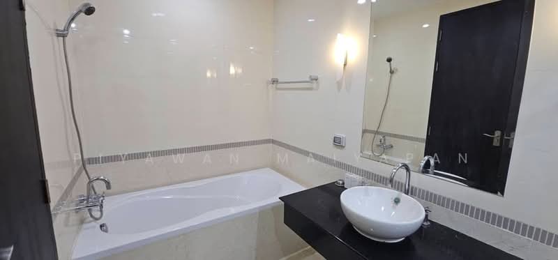 Baan Klang Krung Siam-Pathumwan, Bangkok, Petchburi Road, Thanon Phetchaburi, Ratchathewi, Bangkok, 1 Bedroom, 55 sqm, Condo For Rent, by Piyawan Maiyapan, 500365158 - DDproperty.com