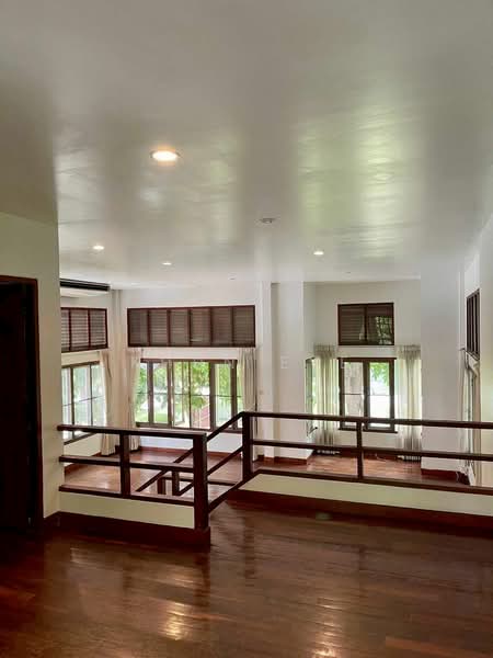 Detached house with green garden in Ploenchit Ruamrudee ( SPSEVE1995 ), Bangkok, เพลินจิต ร่วมฤดี, Lumphini, Pathum Wan, Bangkok, 2 Bedrooms, 220 sqm, Single Detached House For Rent, by Khun Eve, 500365183 - DDproperty.com