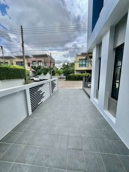 iDesign Lam Luk Ka Khlong 3, Pathum Thani, Lat Sawai, Lam Luk Ka, Pathum Thani, 4 Bedrooms, 100 sqm, Townhouse For Sale, by สรภพ ยอดไชย (สีฝุ่น), 500365251 - DDproperty.com