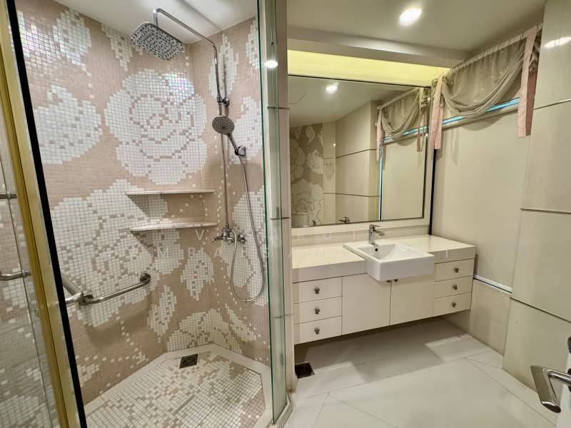 Sathorn Gardens, Bangkok, 39 South Sathorn Road, Thung Maha Mek, Sathon, Bangkok, 5 Bedrooms, 440 sqm, Condo For Sale, by Visarut Hampaisanpipat, 500365252 - DDproperty.com