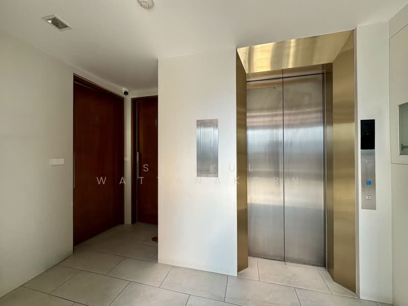Rooftop 527 sqm · 300m to BTS Chong Nonsi · ฿379/sqm · Sathorn Rd, Bangkok, Silom, Bang Rak, Bangkok, , 527 sqm, Retail Space For Rent, by Sirikul Wattanakorn, 500365302 - DDproperty.com