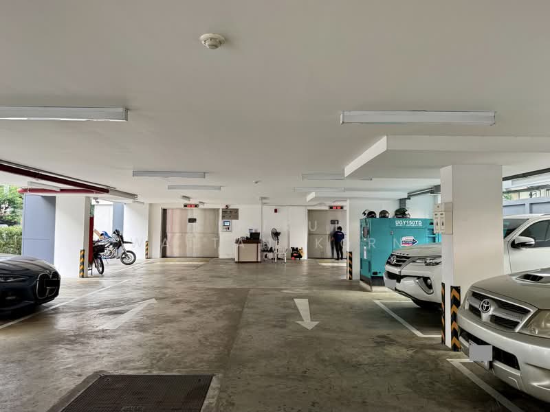 Rooftop 527 sqm · 300m to BTS Chong Nonsi · ฿379/sqm · Sathorn Rd, Bangkok, Silom, Bang Rak, Bangkok, , 527 sqm, Retail Space For Rent, by Sirikul Wattanakorn, 500365302 - DDproperty.com