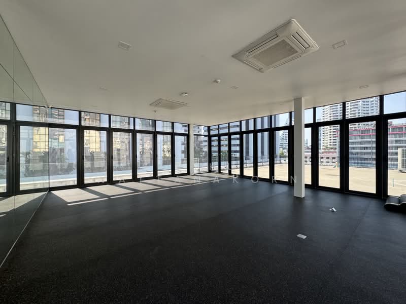 Rooftop 527 sqm · 300m to BTS Chong Nonsi · ฿379/sqm · Sathorn Rd, กรุงเทพ, สีลม, บางรัก, กรุงเทพ, 527 ตร.ม., พื้นที่ขายของ ให้เช่า, โดย Sirikul Wattanakorn, 500365302 - DDproperty.com