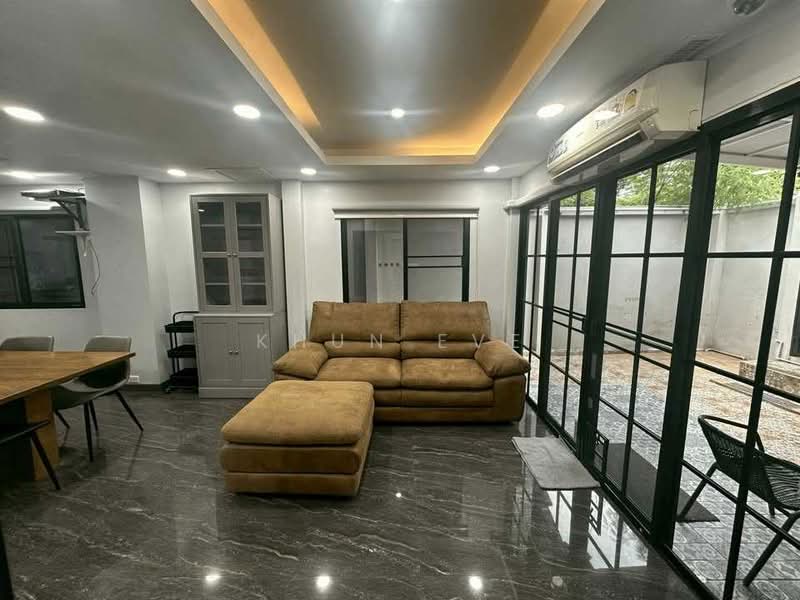 Newly Renovated Detached House for Rent Near BTS On Nut (SPSEVE1997), Bangkok, สุขุมวิท54, Bang Chak, Phra Khanong, Bangkok, 5 Bedrooms, 250 sqm, Single Detached House For Rent, by Khun Eve, 500365344 - DDproperty.com