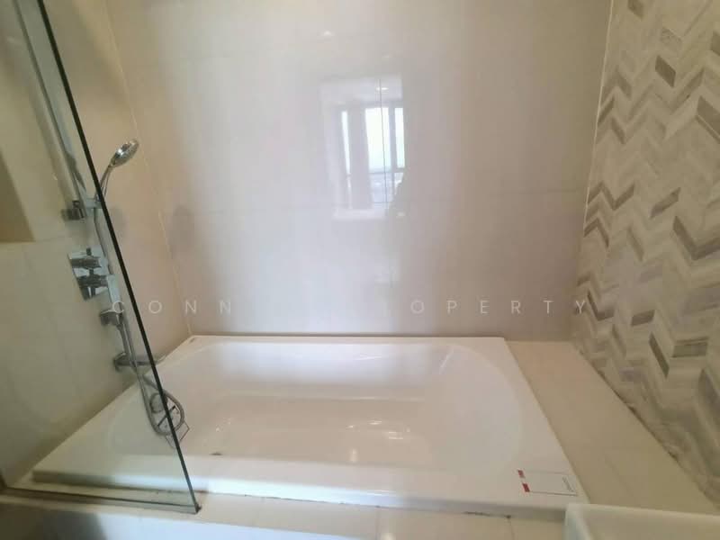 Oka Haus Sukhumvit 36, Bangkok, 3399 Rama 4 Road, Khong Tan, Khlong Toei, Bangkok, 1 Bedroom, 35 sqm, Condo For Rent, by Connex Property, 500365350 - DDproperty.com