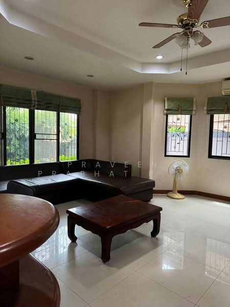 Green Park Pattaya, Chon Buri (Pattaya), Soi Chaiyaporn Withi 14, Motorway Road, Nong Pru, Bang Lamung (Pattaya), Chon Buri (Pattaya), 4 Bedrooms, 340 sqm, Single Detached House For Rent, by Praveen Peter, 500365422 - DDproperty.com