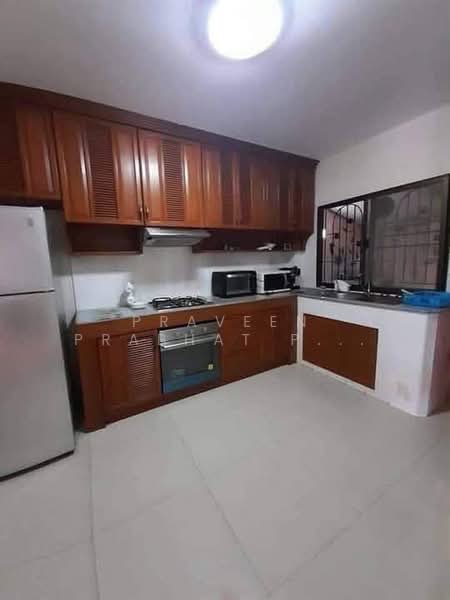 Green Park Pattaya, Chon Buri (Pattaya), Soi Chaiyaporn Withi 14, Motorway Road, Nong Pru, Bang Lamung (Pattaya), Chon Buri (Pattaya), 4 Bedrooms, 340 sqm, Single Detached House For Rent, by Praveen Peter, 500365422 - DDproperty.com