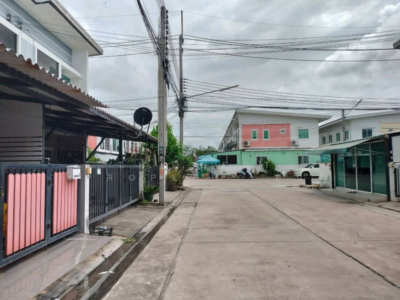 Praphassorn Preceo4, ชลบุรี, นาป่า, เมืองชลบุรี, ชลบุรี, 120 ตร.ม., ทาวน์เฮ้าส์ ขาย, โดย The Best Property อ้น, 500365429 - DDproperty.com