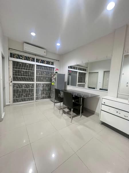 Baan Klang Muang Sukhumvit 113 : บ้านกลางเมือง สุขุมวิท 113, สมุทรปราการ, ซอย ด่านสำโรง 32, สำโรงเหนือ, เมืองสมุทรปราการ, สมุทรปราการ, 140 ตร.ม., ทาวน์เฮ้าส์ ให้เช่า, โดย Khun Eve, 500365458 - DDproperty.com