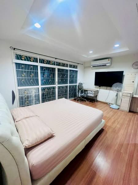Baan Klang Muang Sukhumvit 113 : บ้านกลางเมือง สุขุมวิท 113, สมุทรปราการ, ซอย ด่านสำโรง 32, สำโรงเหนือ, เมืองสมุทรปราการ, สมุทรปราการ, 140 ตร.ม., ทาวน์เฮ้าส์ ให้เช่า, โดย Khun Eve, 500365458 - DDproperty.com