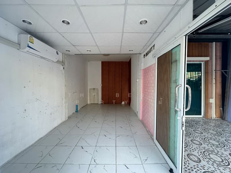 Lio Bliss Ladkrabang-Chalongkrung, Bangkok, Lam Pla Tiew, Lat Krabang, Bangkok, 3 Bedrooms, 150 sqm, Townhouse For Sale, by The Best Property ฝ้าย, 500365484 - DDproperty.com