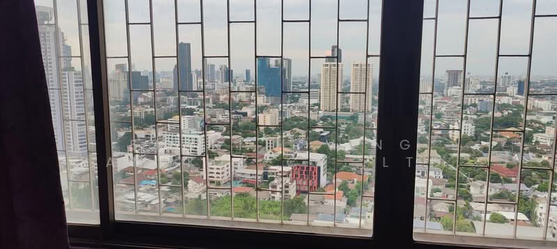 Oriental Towers, Bangkok, 25 Soi Ekkamai 12, Ekkamai Road, Khlong Tan Nua, Watthana, Bangkok, 4 Bedrooms, 350 sqm, Condo For Rent, by Smart Living Bangkok Co.,Ltd., 500365493 - DDproperty.com