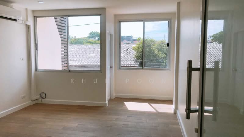 For Rent: 3.5-Storey Home Office in Town in Town (SPSSR257), Bangkok, ทาวน์อินทาวน์ ซอย 2, Phlapphla, Wang Thonglang, Bangkok, , 200 sqm, Shophouse For Rent, by Khun Poon, 500365683 - DDproperty.com