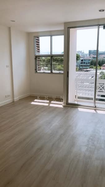 For Rent: 3.5-Storey Home Office in Town in Town (SPSSR257), Bangkok, ทาวน์อินทาวน์ ซอย 2, Phlapphla, Wang Thonglang, Bangkok, , 200 sqm, Shophouse For Rent, by Khun Poon, 500365683 - DDproperty.com