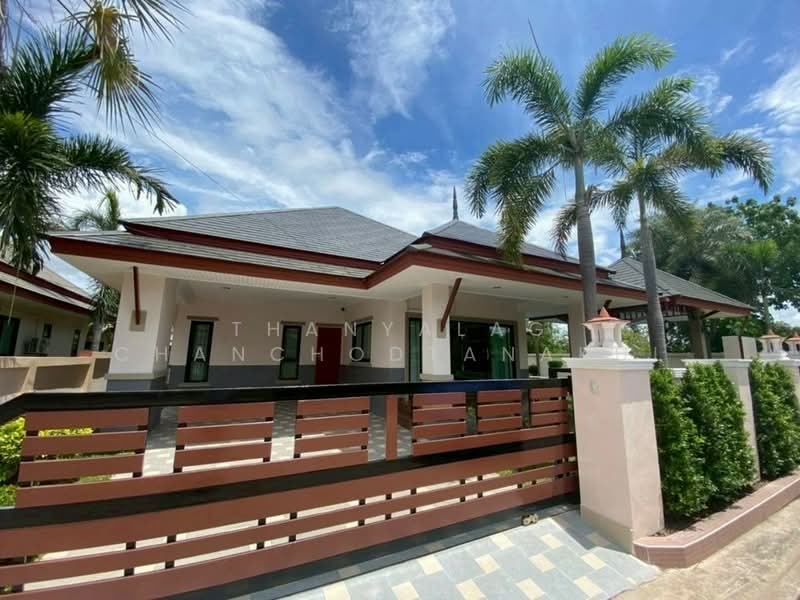 Baan Dusit Pattaya Lake : บ้านดุสิต พัทยา เลค, ชลบุรี, ถนนทางเข้า, ห้วยใหญ่, บางละมุง, ชลบุรี, 350 ตร.ม., วิลล่า ขาย, โดย Thanyalag Chanchodtanakul, 500365729 - DDproperty.com