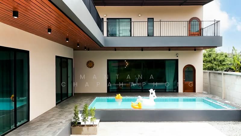 5-BR Villa, Chon Buri (Pattaya), Bang Lamung, Bang Lamung (Pattaya), Chon Buri (Pattaya), 5 Bedrooms, 350 sqm, Villa For Rent, by Mantana Techapahaphong, 500365740 - DDproperty.com