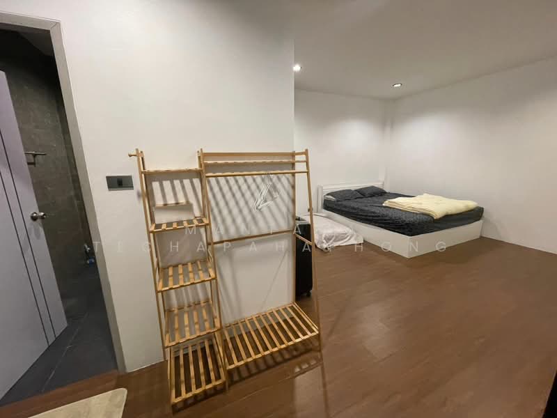 5-BR Villa, Chon Buri (Pattaya), Bang Lamung, Bang Lamung (Pattaya), Chon Buri (Pattaya), 5 Bedrooms, 350 sqm, Villa For Rent, by Mantana Techapahaphong, 500365740 - DDproperty.com