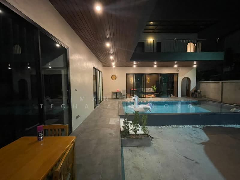 5-BR Villa, Chon Buri (Pattaya), Bang Lamung, Bang Lamung (Pattaya), Chon Buri (Pattaya), 5 Bedrooms, 350 sqm, Villa For Rent, by Mantana Techapahaphong, 500365740 - DDproperty.com