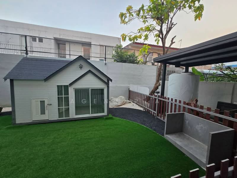 2-story detached house for rent in Soi Chokchai 4, modern style (SPSAD4041), Bangkok, Lat Phrao, Bangkok, 5 Bedrooms, 350 sqm, Single Detached House For Rent, by Agent Pla, 500365744 - DDproperty.com