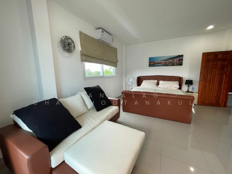 5-BR House, Chon Buri (Pattaya), Huai Yai, Bang Lamung (Pattaya), Chon Buri (Pattaya), 5 Bedrooms, 840 sqm, Single Detached House For Rent, by Thanyalag Chanchodtanakul, 500365749 - DDproperty.com