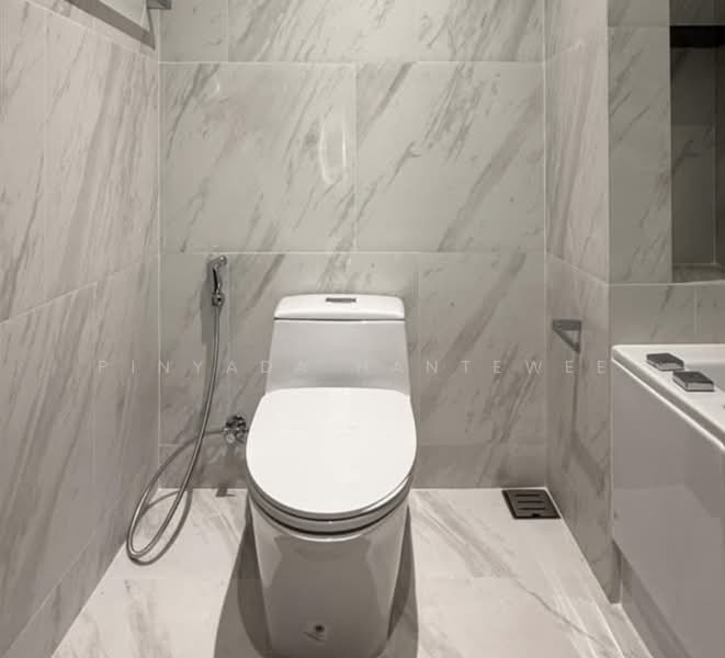 The Room Sukhumvit 38, Bangkok, Soi Sukhumvit 38, Phra Kanong, Khlong Toei, Bangkok, 1 Bedroom, 45 sqm, Condo For Rent, by Pinyada Hantewee, 500365851 - DDproperty.com