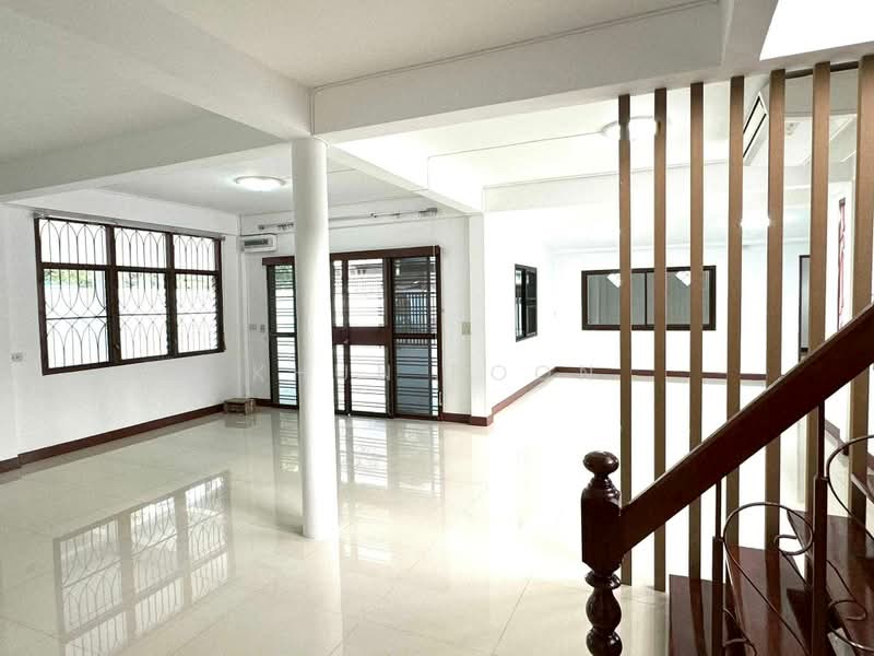 ให้เช่า บ้านเดี่ยว 2 ชั้น ใกล้ MRT สุทธิสาร – จดทะเบียนบรษัทได้ (SPSSR258), กรุงเทพ, รัชดาภิเษก, ดินแดง, กรุงเทพ, 405 ตร.ม., บ้านเดี่ยว ให้เช่า, โดย Khun Poon, 500365910 - DDproperty.com