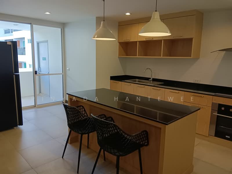 Newton Tower, Bangkok, Soi Sukhumvit 6, Khlong Toei, Bangkok, 3 Bedrooms, 190 sqm, Condo For Rent, by Pinyada Hantewee, 500365948 - DDproperty.com
