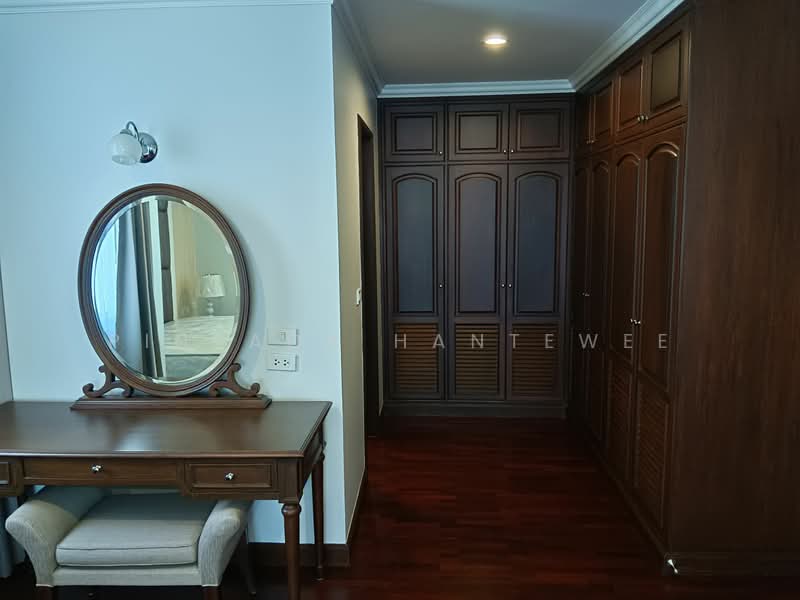 Newton Tower, Bangkok, Soi Sukhumvit 6, Khlong Toei, Bangkok, 3 Bedrooms, 190 sqm, Condo For Rent, by Pinyada Hantewee, 500365948 - DDproperty.com