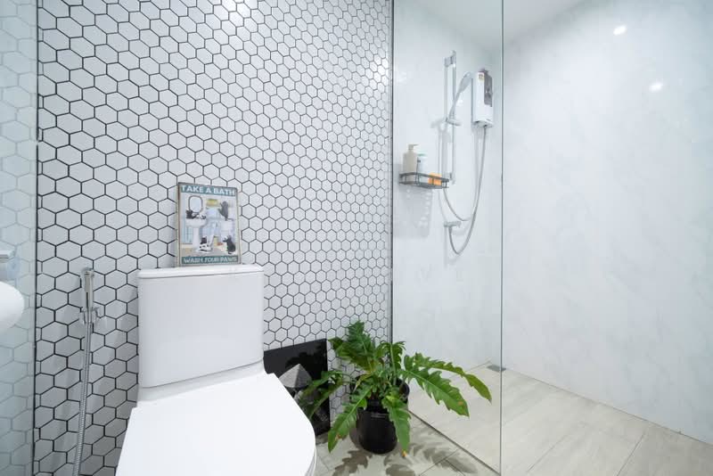 For rent Home office near MRT Lat Phrao suitable for office studio creative agency ( SPSEVE2000 ), Bangkok, ซอยลาดพร้าว 15, Jom Phon, Chatuchak, Bangkok, 3 Bedrooms, 156 sqm, Single Detached House For Rent, by Khun Eve, 500365969 - DDproperty.com