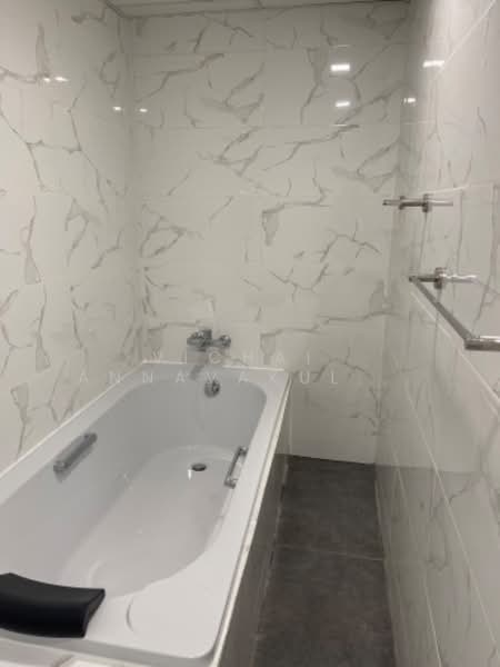 Sun Palace Condominium, Bangkok, 36 Phetchaburi Rd, Bang Kapi, Huai Khwang, Bangkok, 3 Bedrooms, 170 sqm, Condo For Rent, by Vichai Annavakulthorn, 500365987 - DDproperty.com