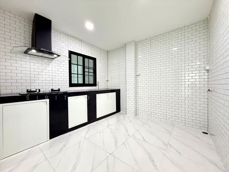 Newly renovated detached house 3 Beds 3 Baths, Soi Charansanitwong 46, Bang Yi Khan, Bang Phlat, Bangkok, จรัญสนิทวงศ์ 46, Bang Yi Khan, Bang Phlat, Bangkok, 3 Bedrooms, 150 sqm, Single Detached House For Sale, by Sirithong Saetang, 500365988 - DDproperty.com