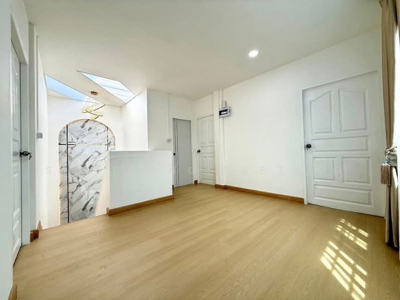 Newly renovated detached house 3 Beds 3 Baths, Soi Charansanitwong 46, Bang Yi Khan, Bang Phlat, Bangkok, จรัญสนิทวงศ์ 46, Bang Yi Khan, Bang Phlat, Bangkok, 3 Bedrooms, 150 sqm, Single Detached House For Sale, by Sirithong Saetang, 500365988 - DDproperty.com